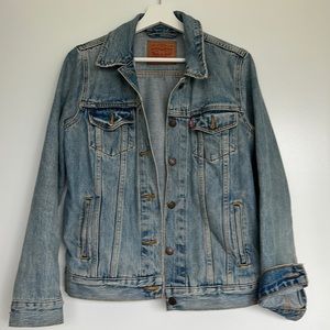 Levi’s oversized (not trucker or boyfriend) denim jacket size medium